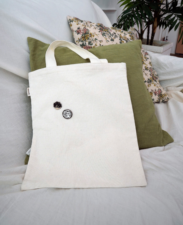 Under the Oak tree Metal badge set