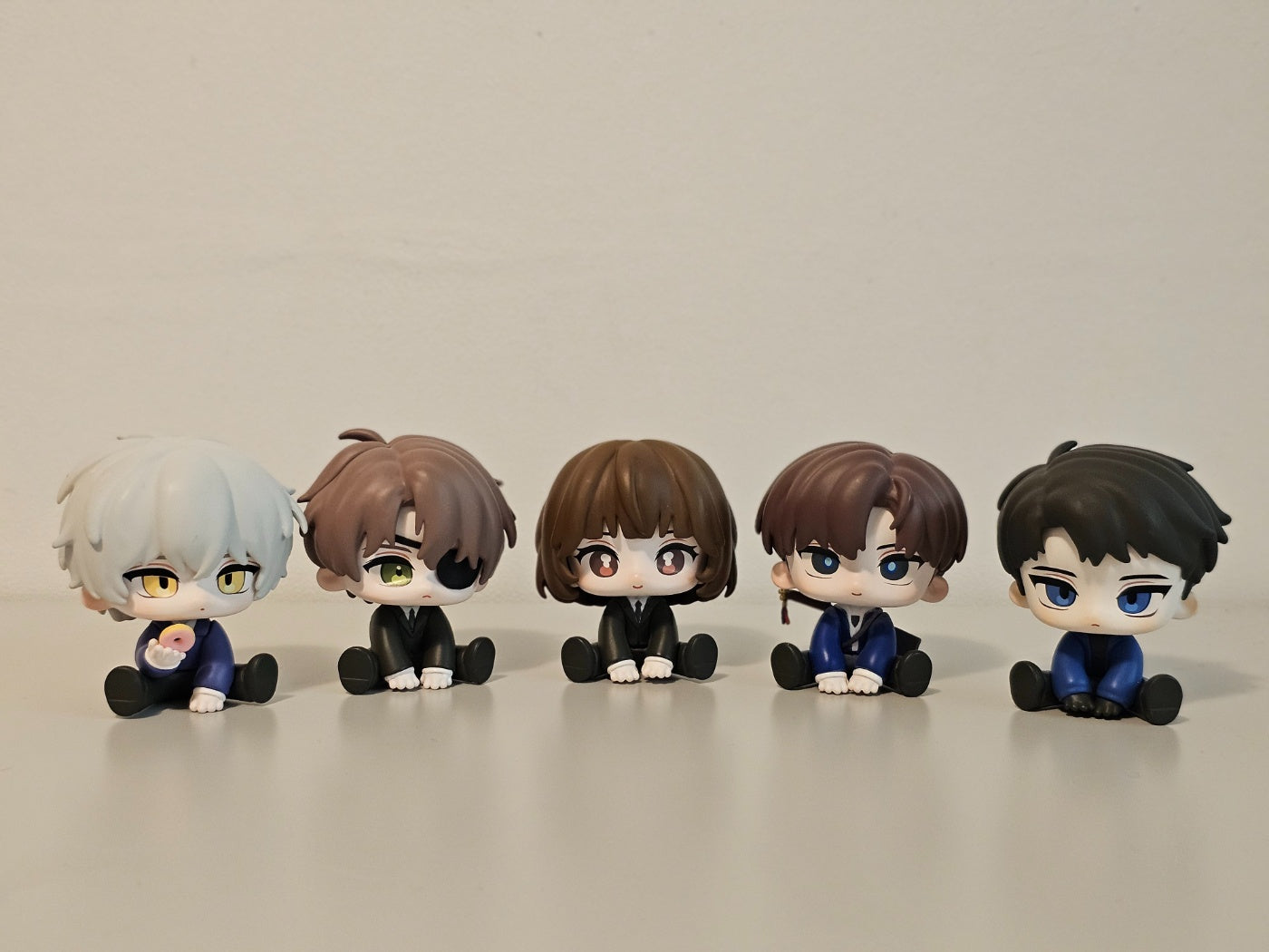 [POP UP] Got Dropped into a Ghost Story, Still Gotta Work : Everyone, sit down Random Figures