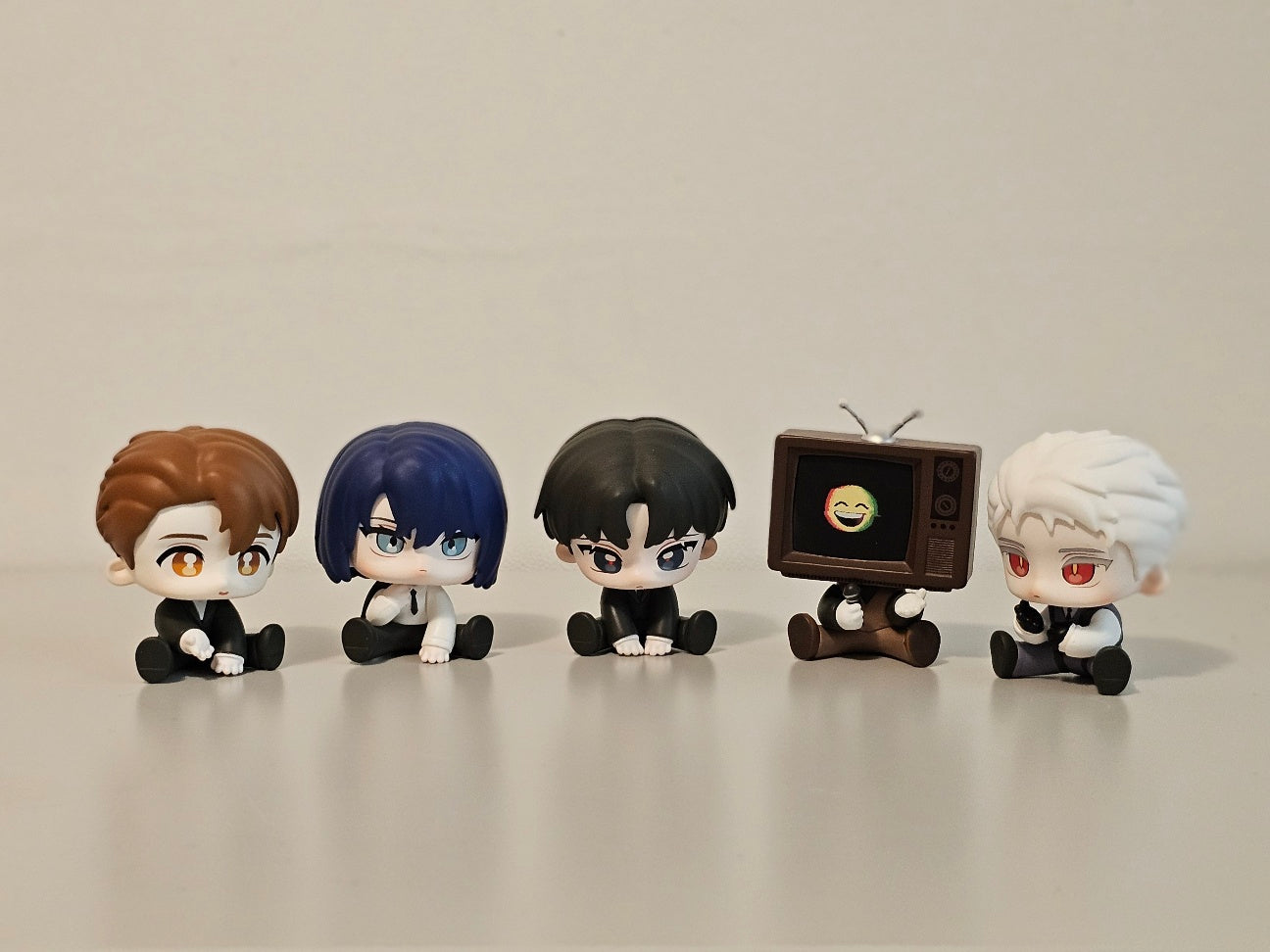 [POP UP] Got Dropped into a Ghost Story, Still Gotta Work : Everyone, sit down Random Figures