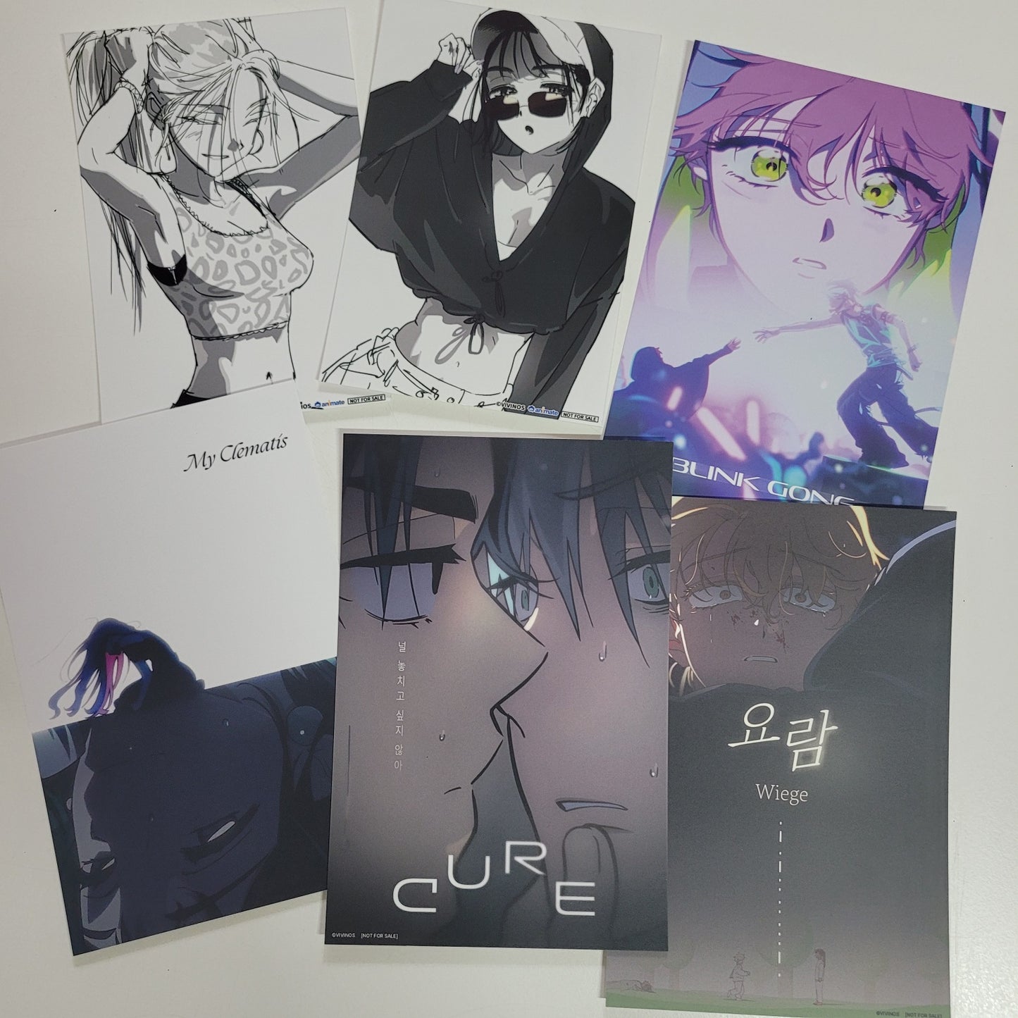 ALIEN STAGE : 4 Postcards + 2 Printed Photos