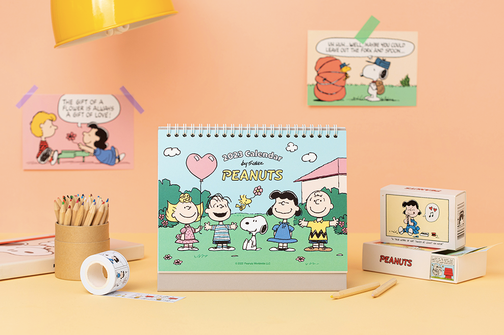 2023 Peanuts desk Calendar, Snoopy